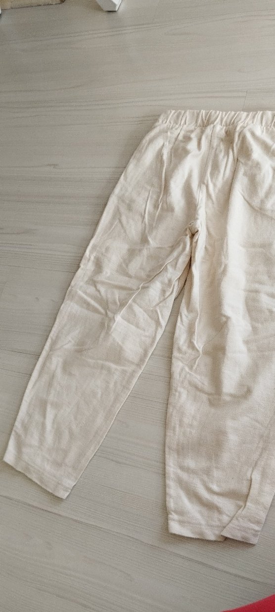 Nakışlı Bej Bebek Önlüğü - Görsel 3