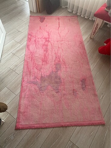Pembe Halı