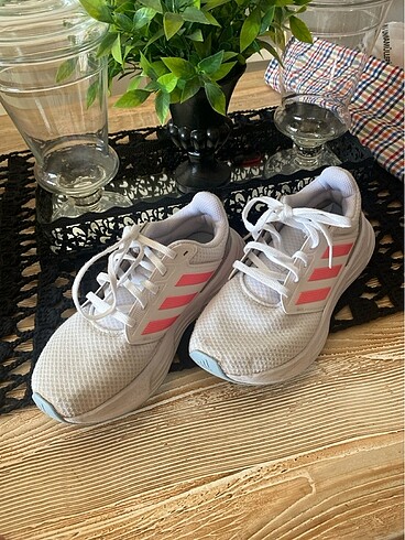 Adidas spor ayakkabı