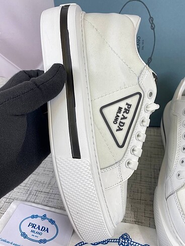 38 Beden beyaz Renk Prada Spor Ayakkabı İthal Hakiki Deri