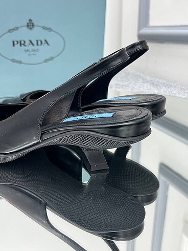 38 Beden siyah Renk Prada topuklu ayakkabı sıfır ithal