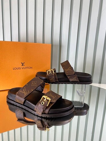 39 Beden Louis vuitton terlik ithal sıfır
