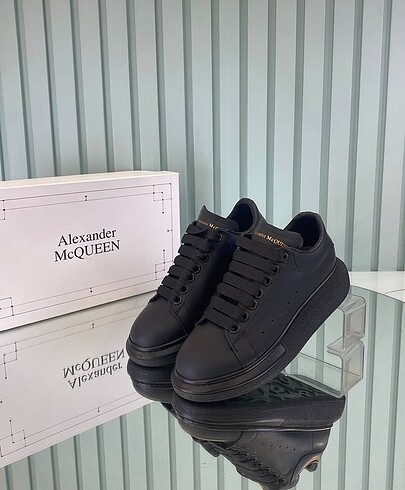 38 Beden siyah Renk Alexander mcqueen spor ayakkabı sıfır