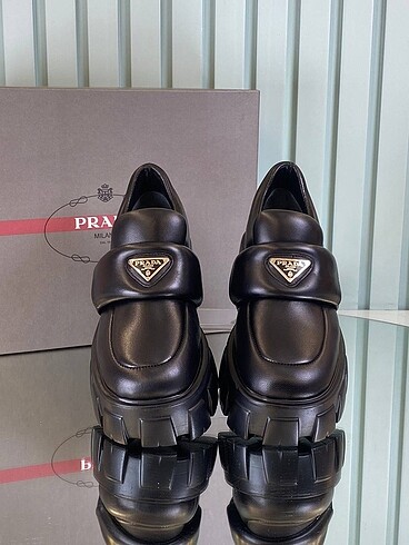 39 Beden Prada loafer siyah ithal hakiki deri sıfır