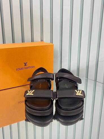 39 Beden Louis vuitton sandalet sıfır ithal