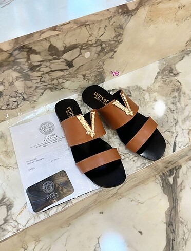 Valentino terlik sıfır gold detaylı