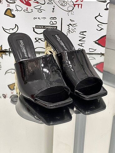 39 Beden siyah Renk dolce gabbana terlik gold detay sıfır ithal