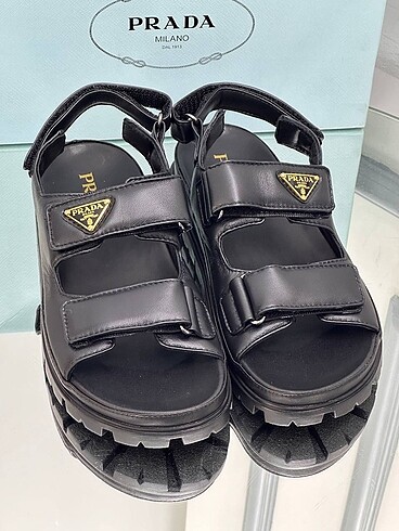 PRADA SANDALET DERİ SIFIR