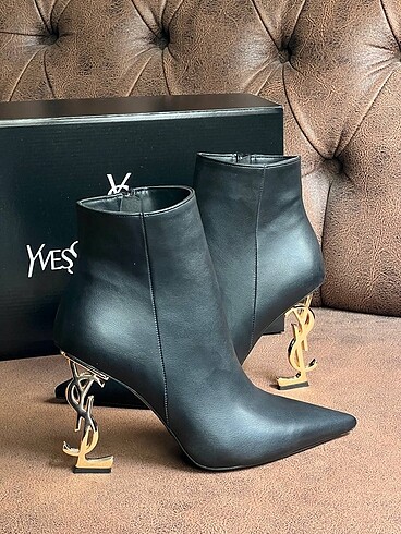 37 Beden siyah Renk YSL Yves saint laurent topuklu bot sıfır