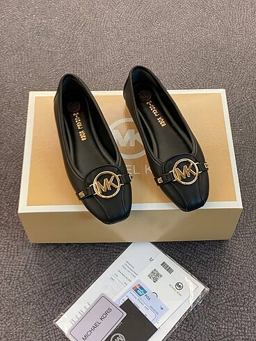 38 Beden Michael kors babet sıfır
