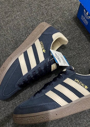 Adidas Lacivert Spezial