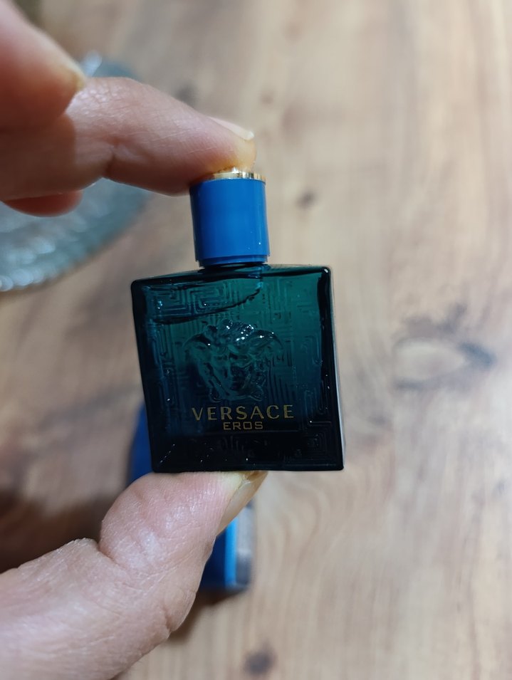 Versace Eros Erkek Parfümü 5 ml delux boy - Görsel 3