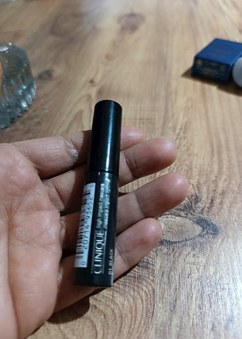 Clinique Siyah Maskara delux boy - Görsel 3