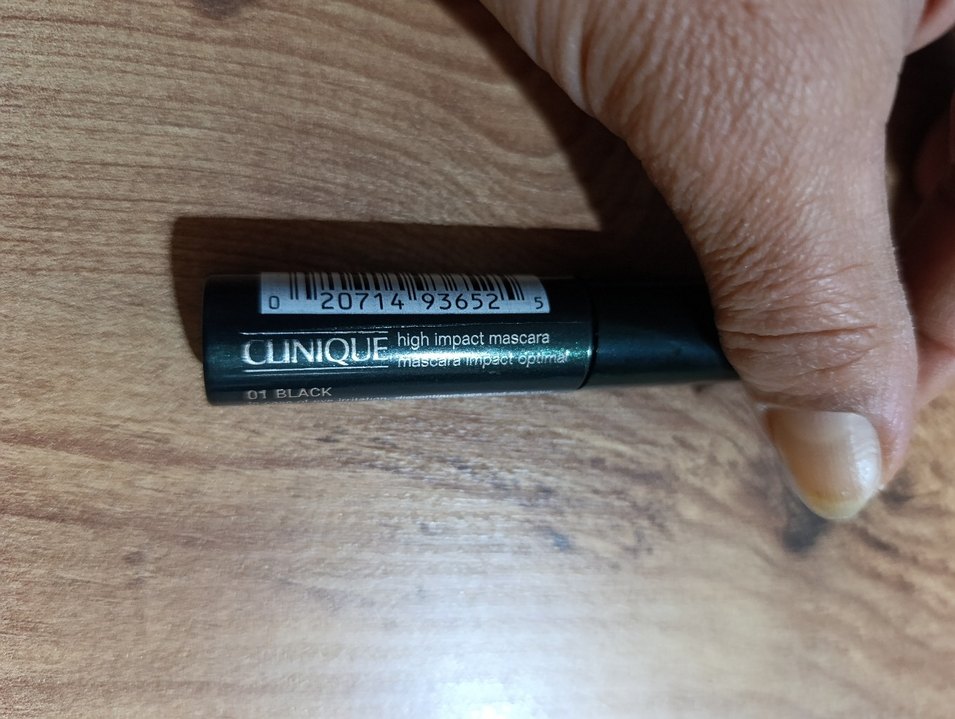 Clinique Siyah Maskara delux boy - Görsel 2