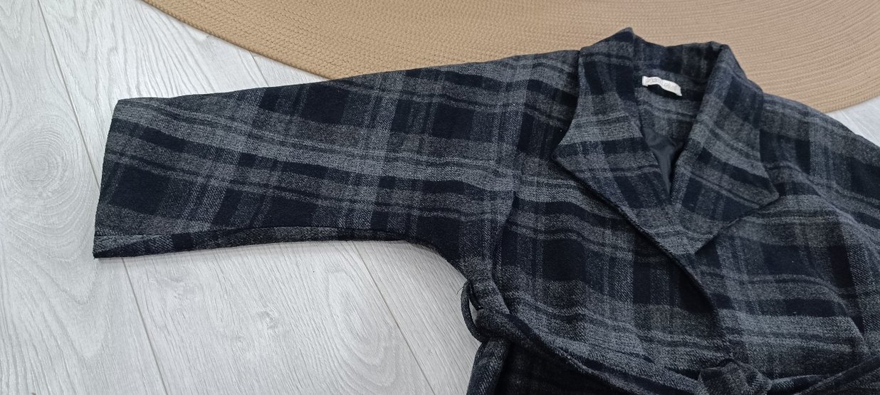 Gri Ekose Desenli Kuşaklı Kadın Kaban - Görsel 2