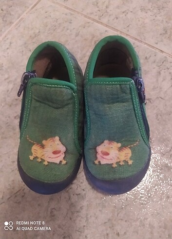 Ceyo marka 22 numara çocuk ev ayakkabısı (panduf)