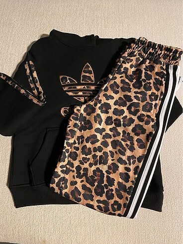 Adidas leopar eşofman takımı