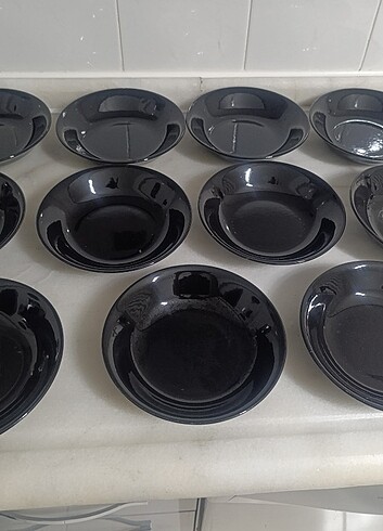 Diğer 11adet yemek tabağı 13adet çorba kasesi
