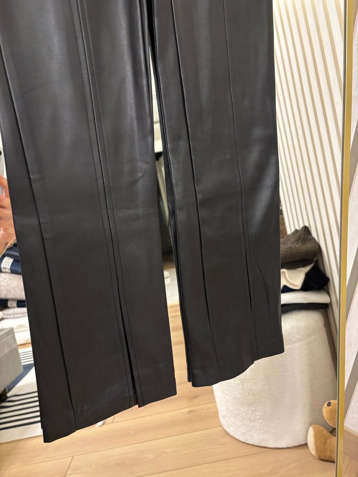 Stradivarius paçası yırtmaçlı deri pantolon - Görsel 2