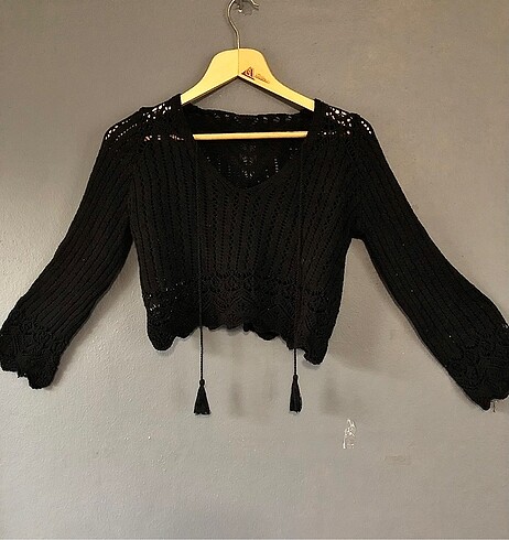 V Yaka Bağlama Detaylı Triko Siyah Crop Bluz