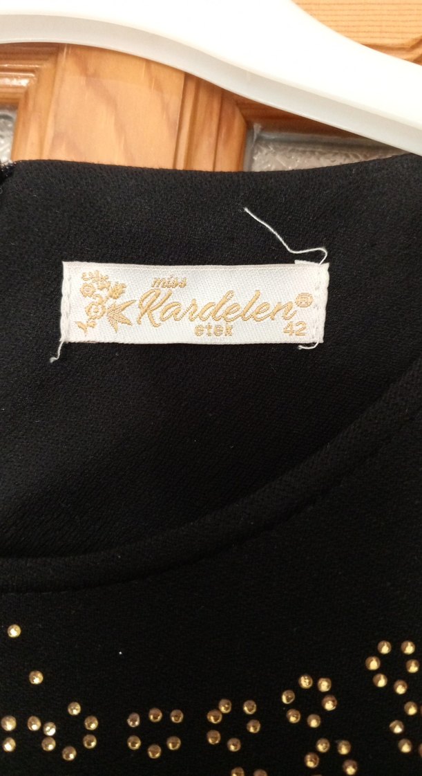 Zincir Detaylı Uzun Kollu Siyah Elbise - Görsel 3