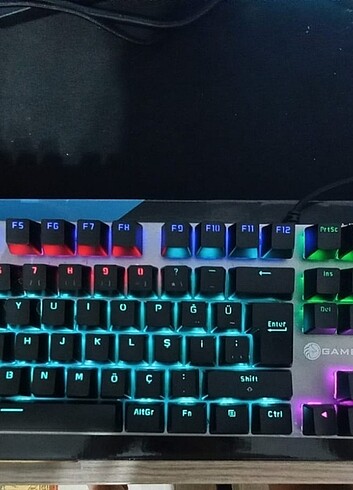 Gametech Titan mekanik klavye blue switch
