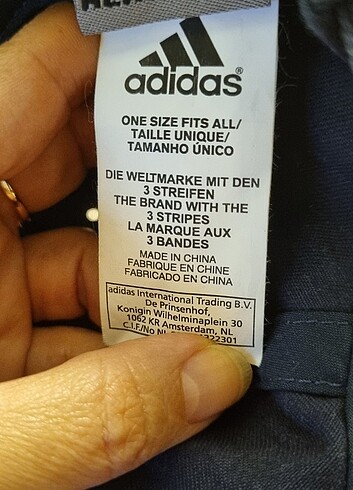  Beden lacivert Renk Orijinal adidas marka şapka 