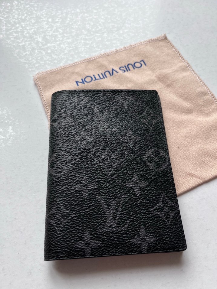 Siyah Louis Vuitton pasaport - Görsel 2