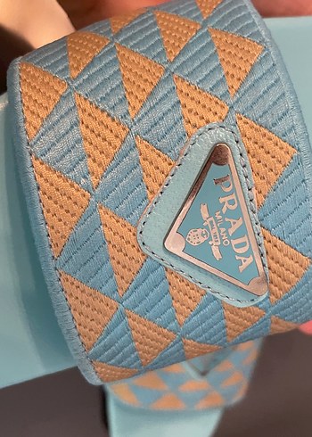 Prada modeli terlik - Görsel 3