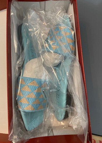 Prada Prada modeli terlik