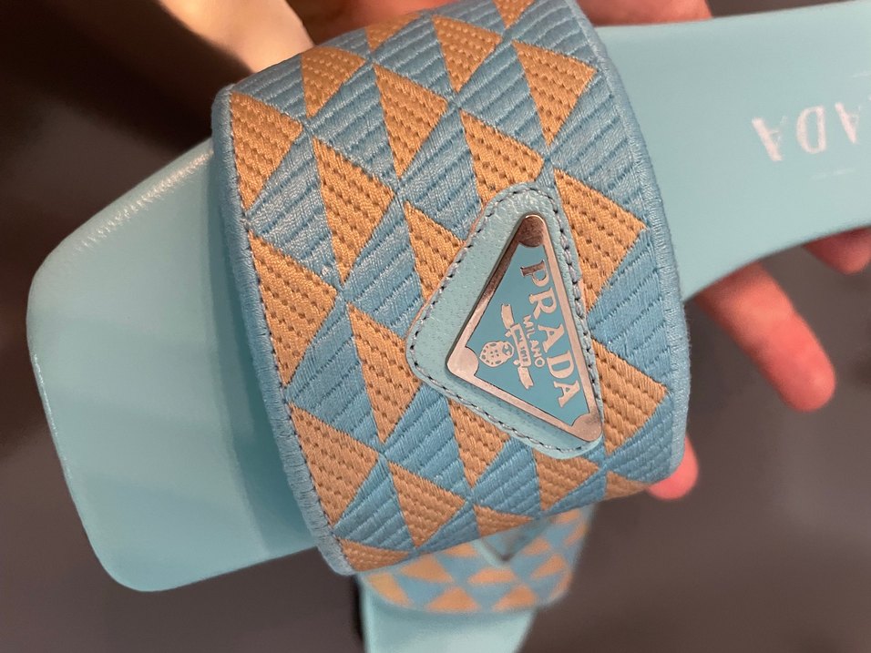 Prada modeli terlik - Görsel 3