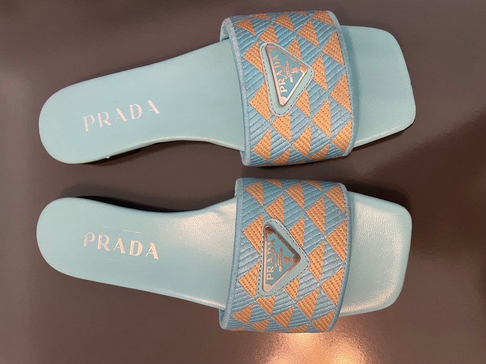 Prada modeli terlik - Görsel 2