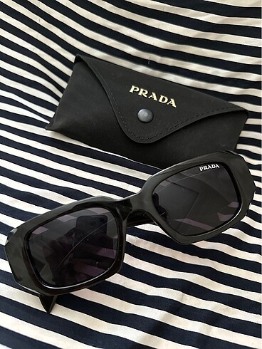 Prada gözlük