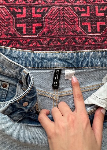 Düğmeli Bağlama Desenli Kadın Kot Şort - Görsel 3