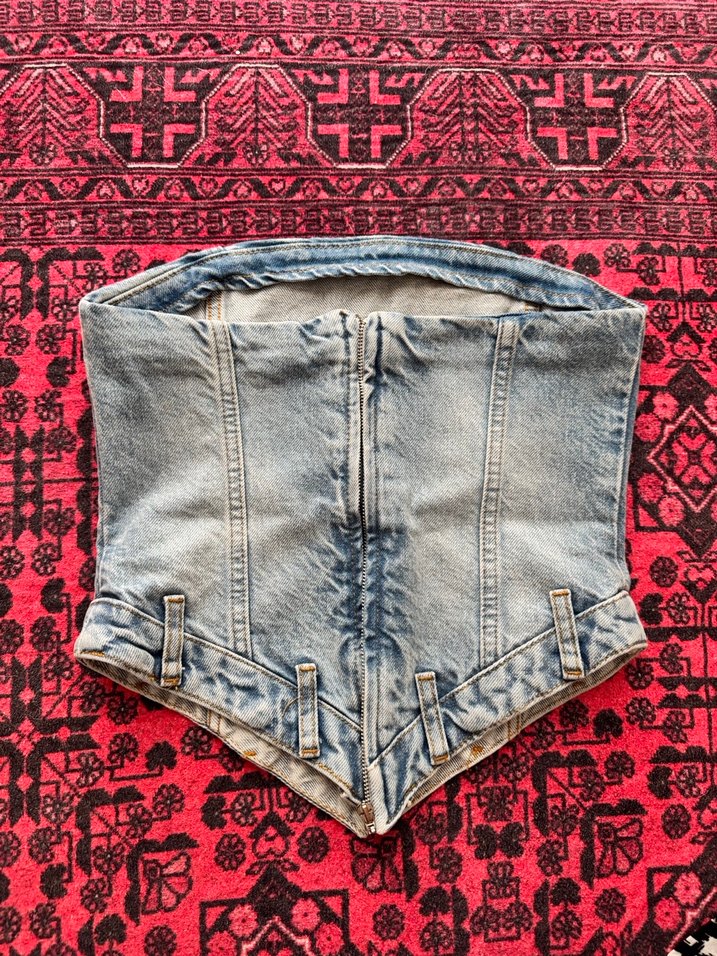 Kadın Gri Nakışlı Mini Kot Şort - Görsel 2