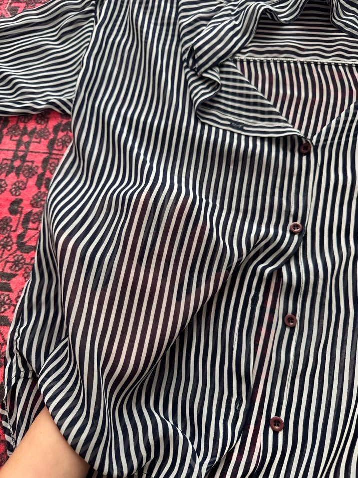 Düğmeli Siyah Beyaz Çizgili Kadın Gömlek - Görsel 3