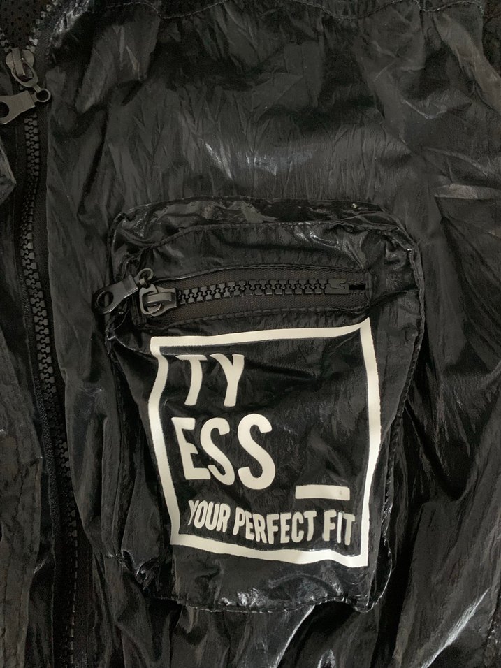 Kızlar için Siyah Kapüşonlu Fermuarlı Yelek - Görsel 4