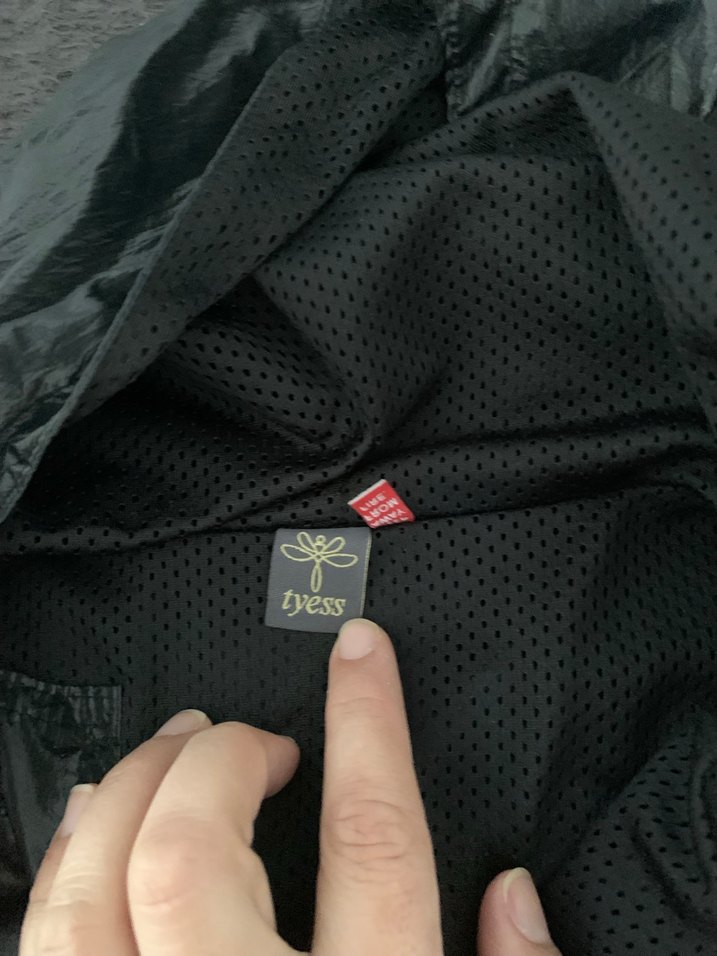 Kızlar için Siyah Kapüşonlu Fermuarlı Yelek - Görsel 3