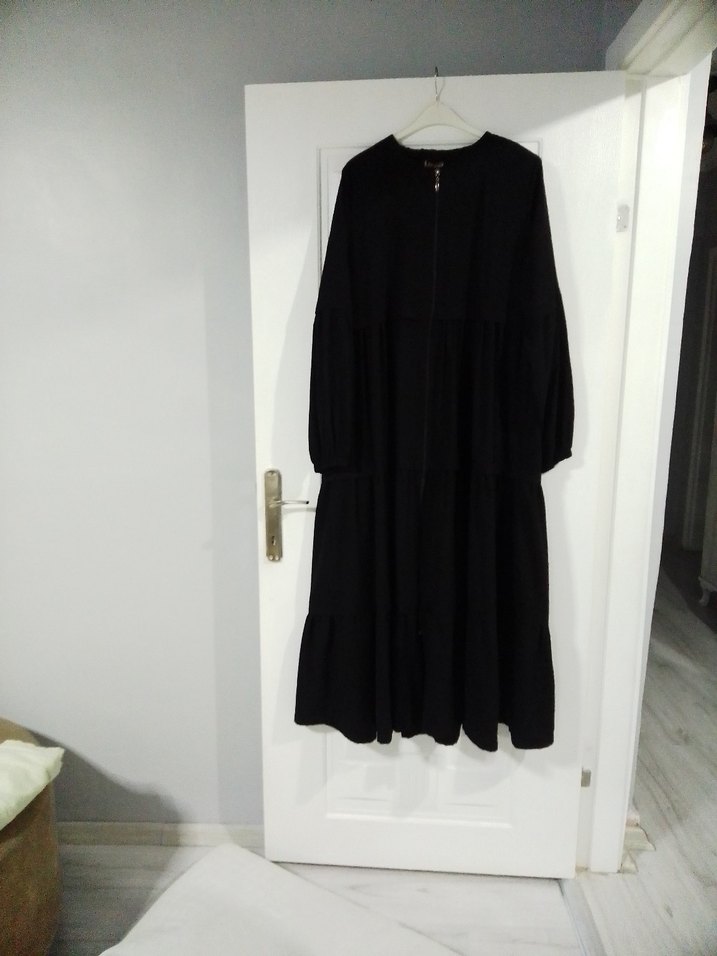 siyah ferace ister elbise ister ferace olarak kullanılir - Görsel 2