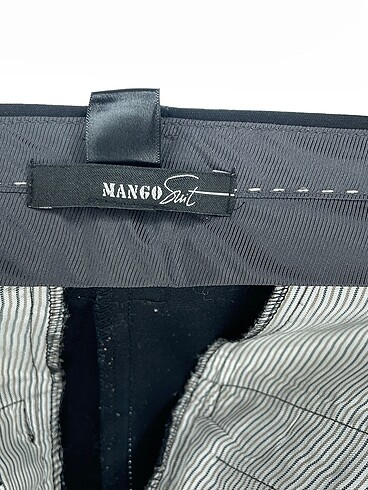 36 Beden siyah Renk Mango Kumaş Pantolon %70 İndirimli.