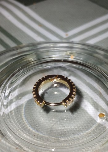 Altın Renkli Parlak taşlarla süslü Küpe - Görsel 4