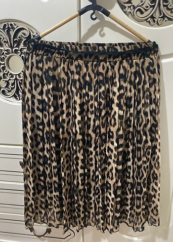 Leopar Desenli Piliseli Şifon Etek - Görsel 3