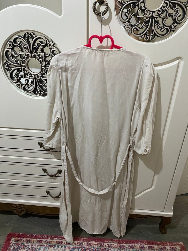 V Yaka keten elbise - Görsel 4