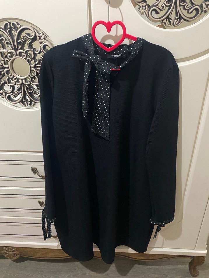 Kendinden florlı 

Siyah Uzun Kadın Kaban - Görsel 2