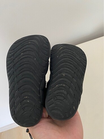 22 Beden siyah Renk Nike bebek Sandalet