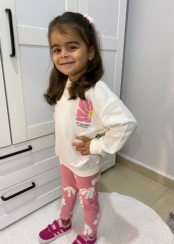 Beyaz Baskılı Kız Sweatshirt ve Pembe Pantolon