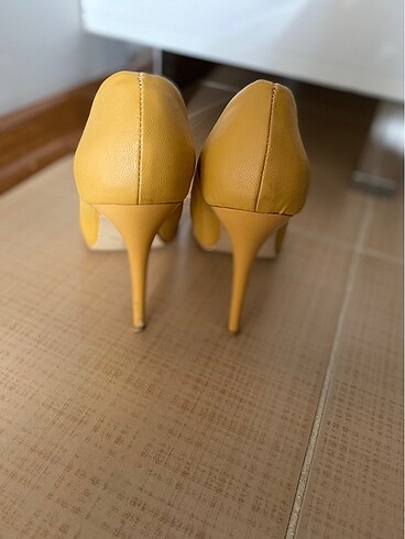 37 Beden Hardal Stiletto