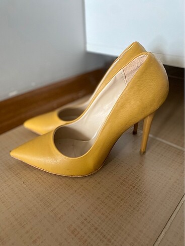 37 Beden sarı Renk Hardal Stiletto