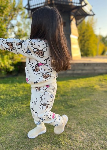 Zara Kız Çocuk Beyaz Bağlama Desenli Pofuduk Eşofman