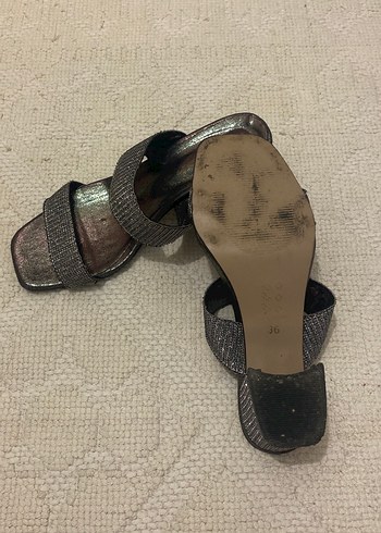 Gri-Siyah Simli Kalın Topuklu Kadın Terlik - Görsel 3